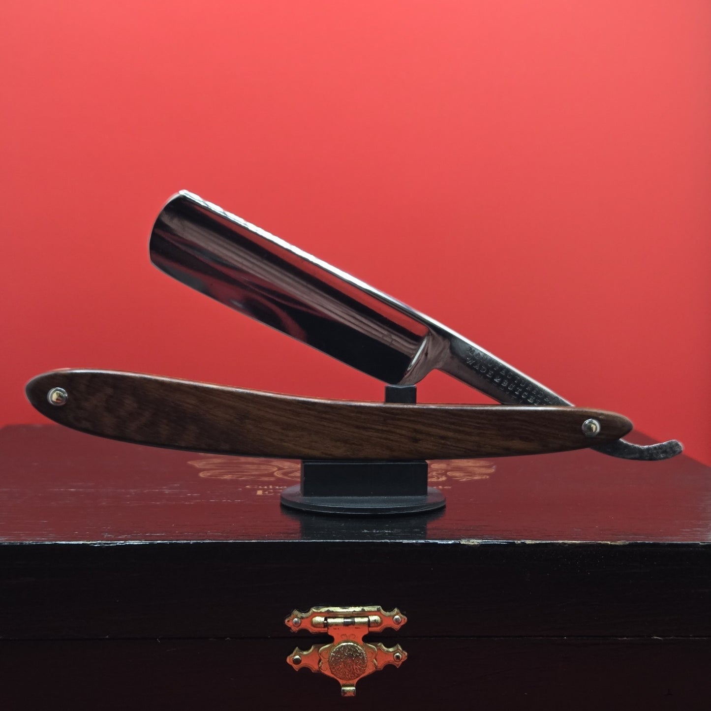 Vintage/Antique 13/16+ Wade & Butcher, Sheffield Straight Razor. Shave ready.