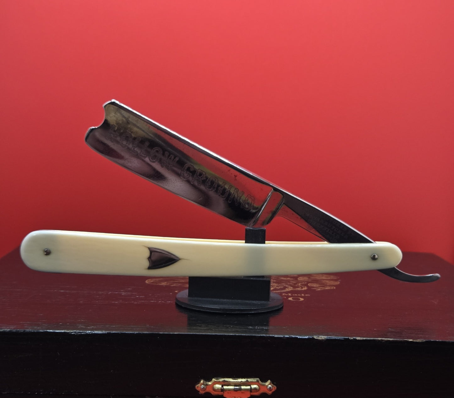 Vintage/Antique 13/16 Wade & Butcher, Sheffield Straight Razor. Shave ready.