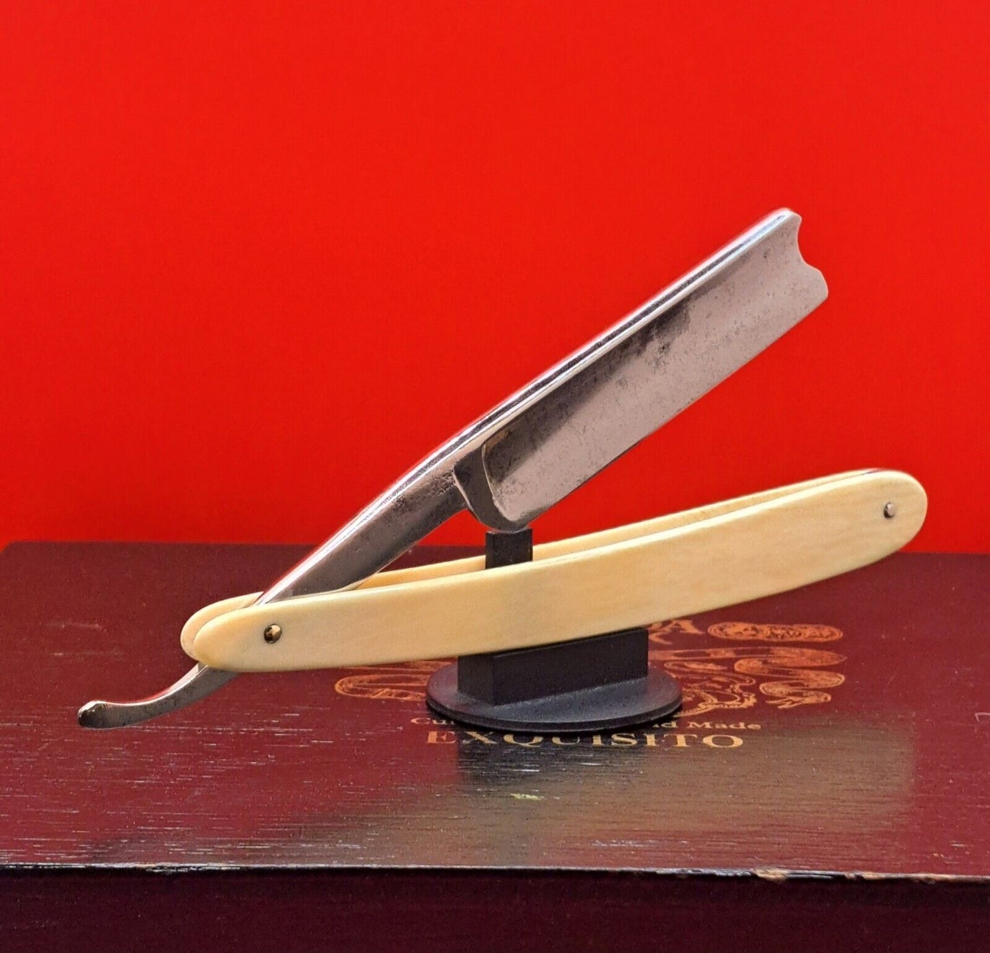 Vintage/Antique 13/6 Wade & Butcher, Sheffield Razor. Shave ready