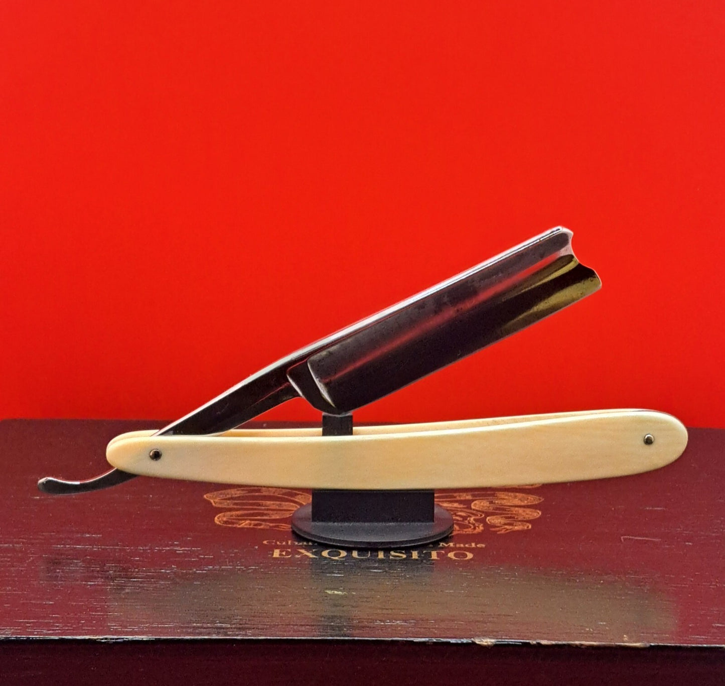 Vintage/Antique 13/6 Wade & Butcher, Sheffield Razor. Shave ready