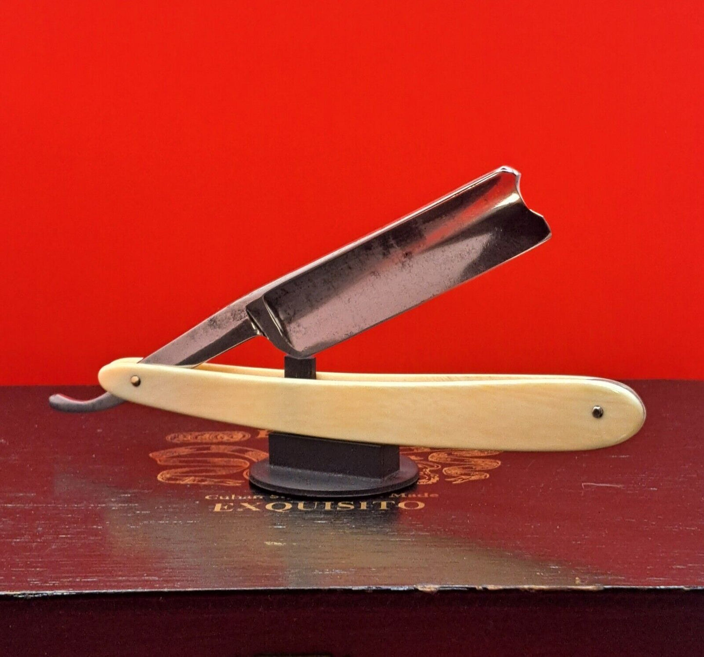 Vintage/Antique 13/6 Wade & Butcher, Sheffield Razor. Shave ready