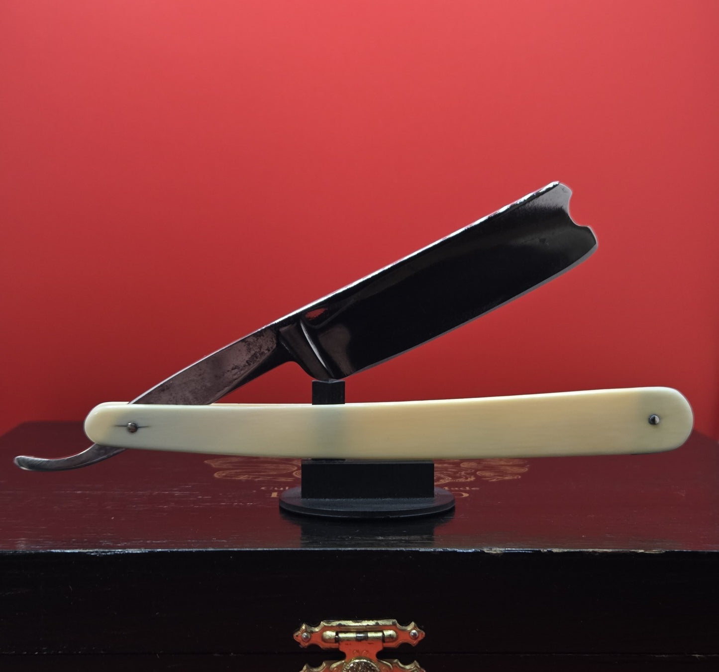 Vintage/Antique 13/16 Wade & Butcher, Sheffield Straight Razor. Shave ready.