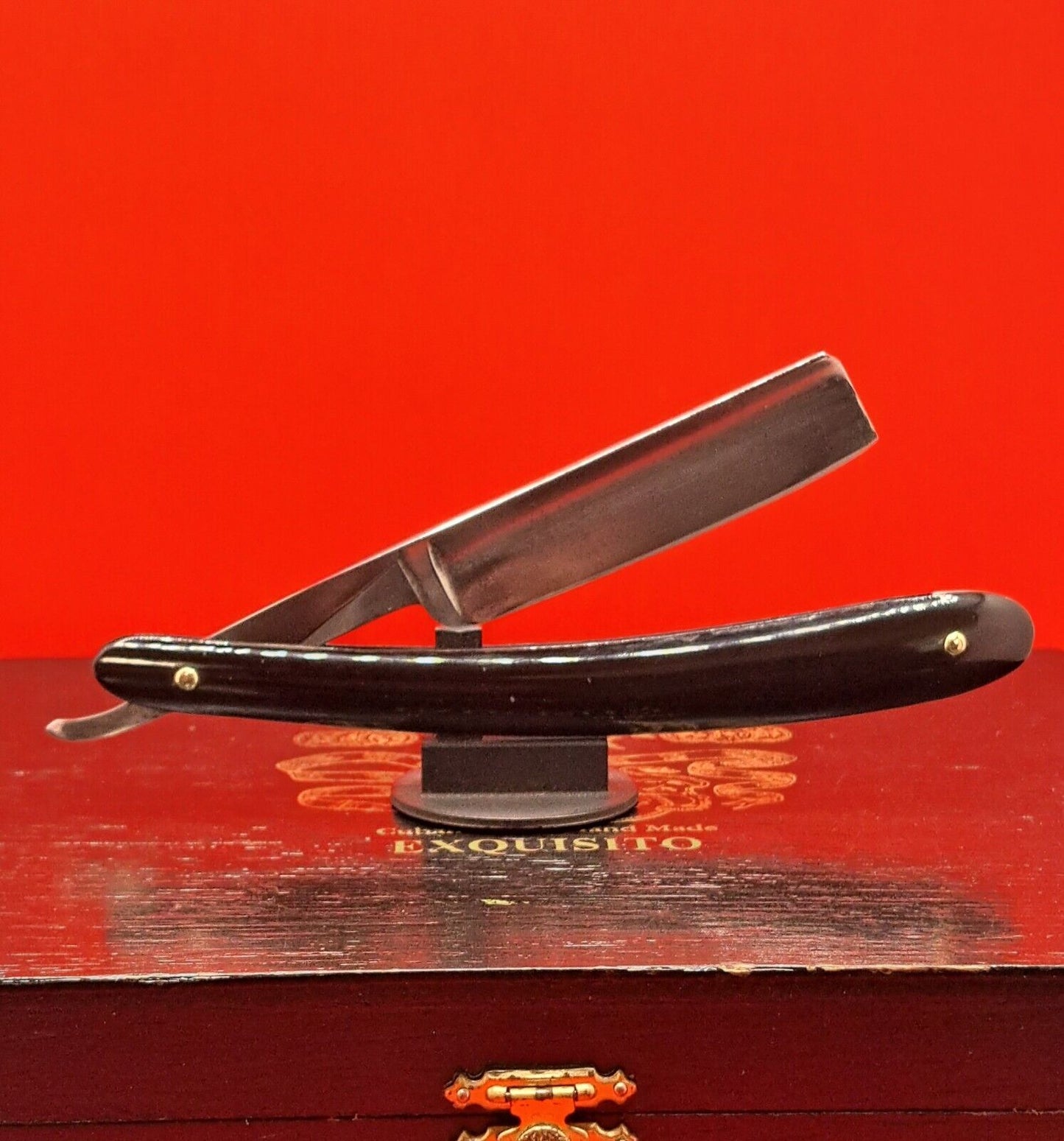 Vintage/Antique 3/4 Wade & Butcher. Sheffield Razor. Hollow. Shave ready.