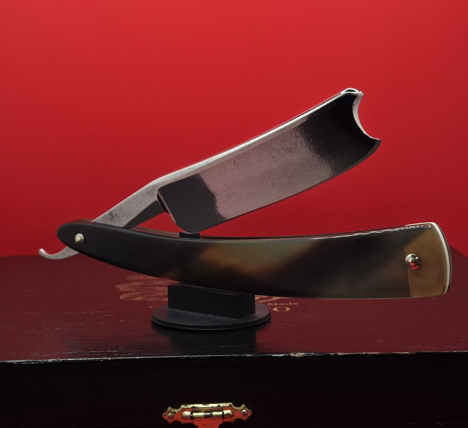Vintage/Antique 15/16 Wade & Butcher Razor. For Barbers Use. Shave ready.