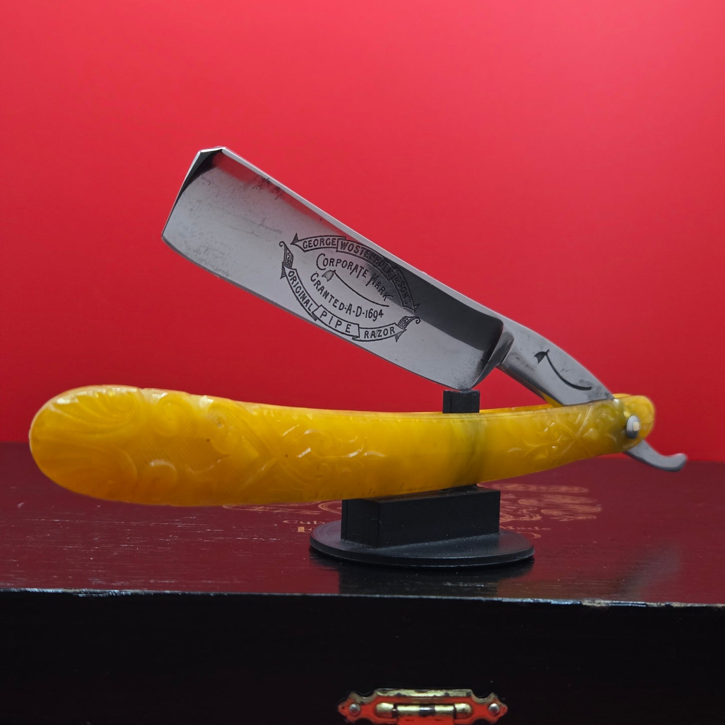 3/4 George Wostenholm, Pipe, Sheffield Razor. Shave ready.