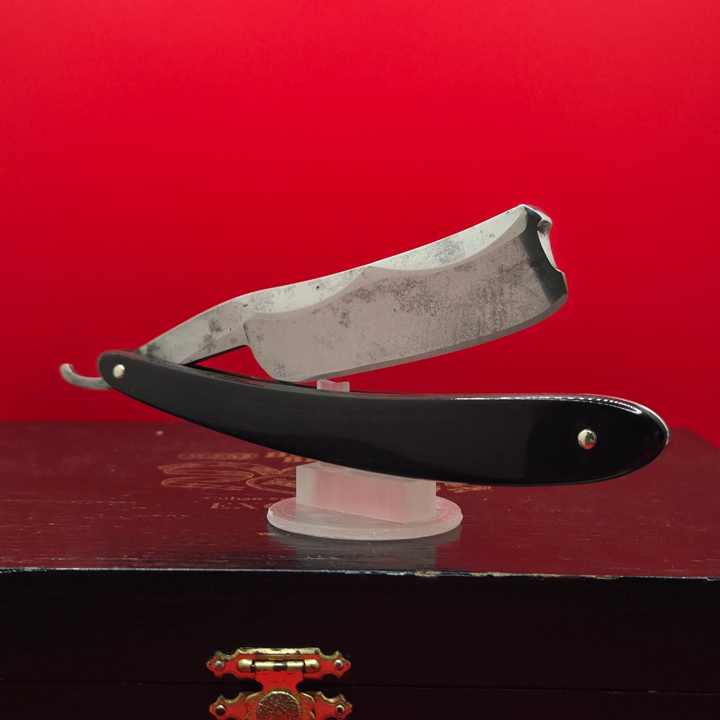 7/8+ Wade & Butcher, Sheffield Razor W/ Etching. Shave ready.