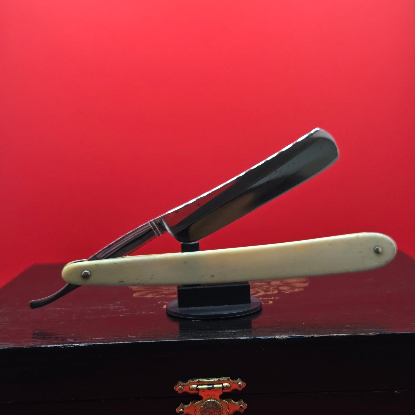 11/16 John Wigfall & Co. Sheffield Razor. Restored. Shave Ready