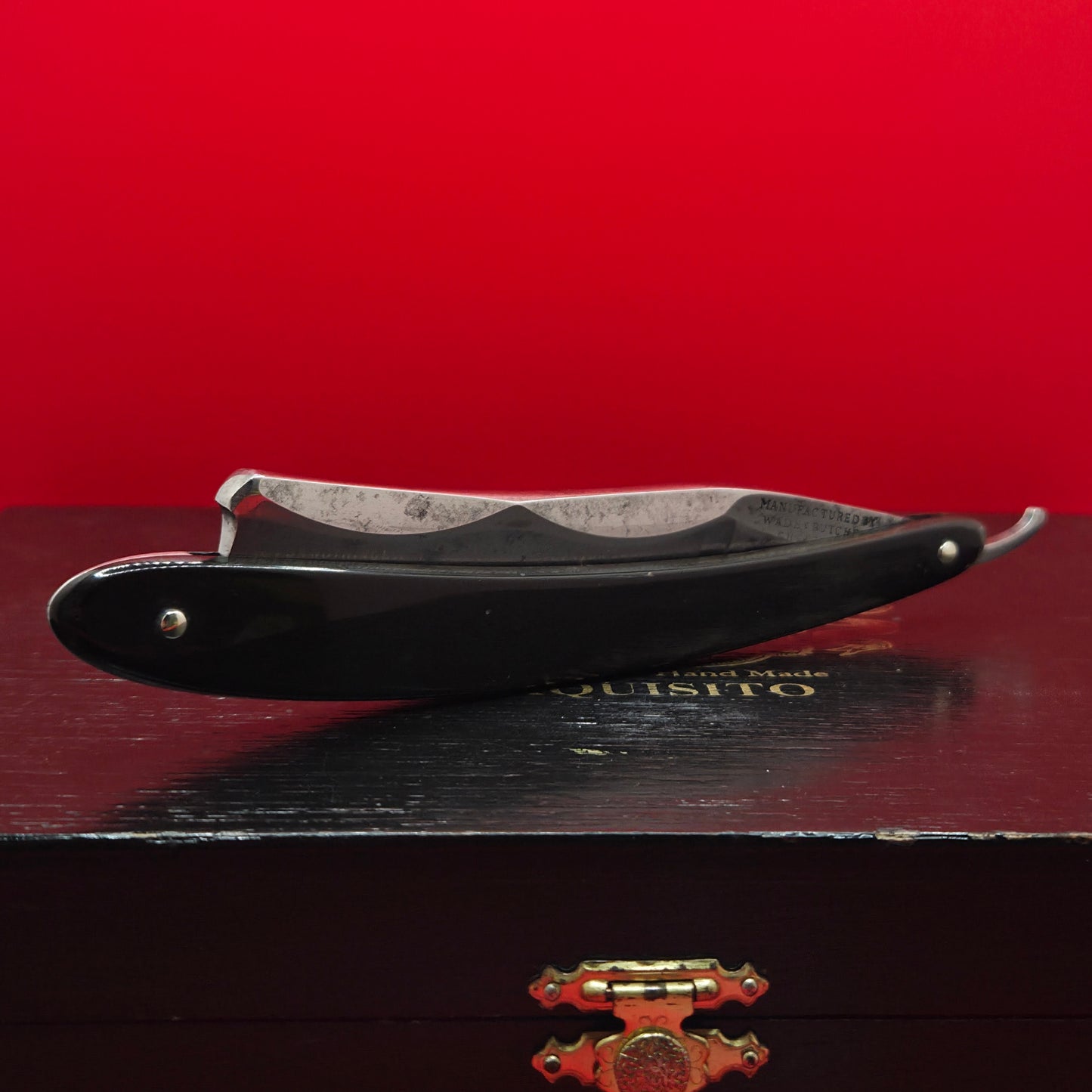 7/8+ Wade & Butcher, Sheffield Razor W/ Etching. Shave ready.