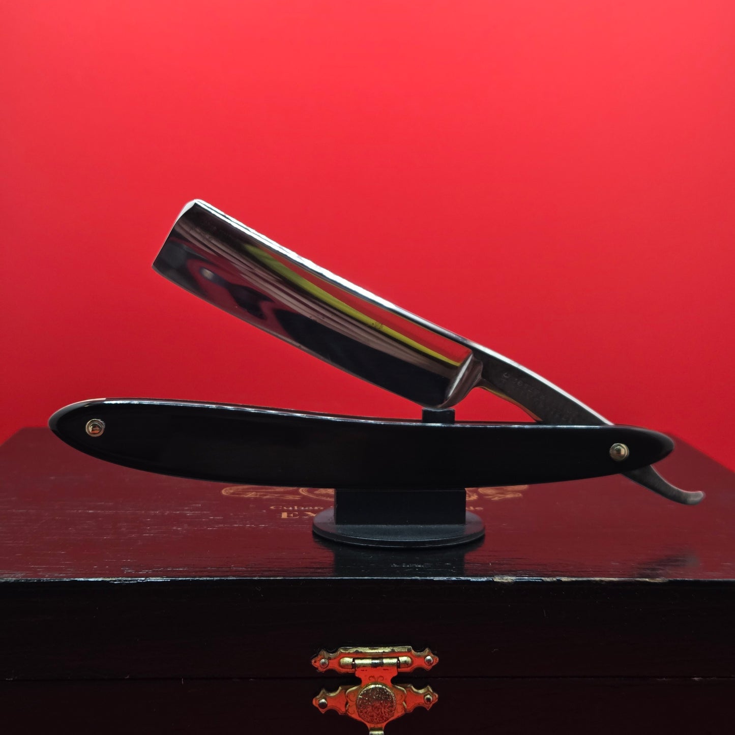 Vintage/Antique 13/6 Joseph Elliot, Hollow Ground, Sheffield Razor. Shave ready.