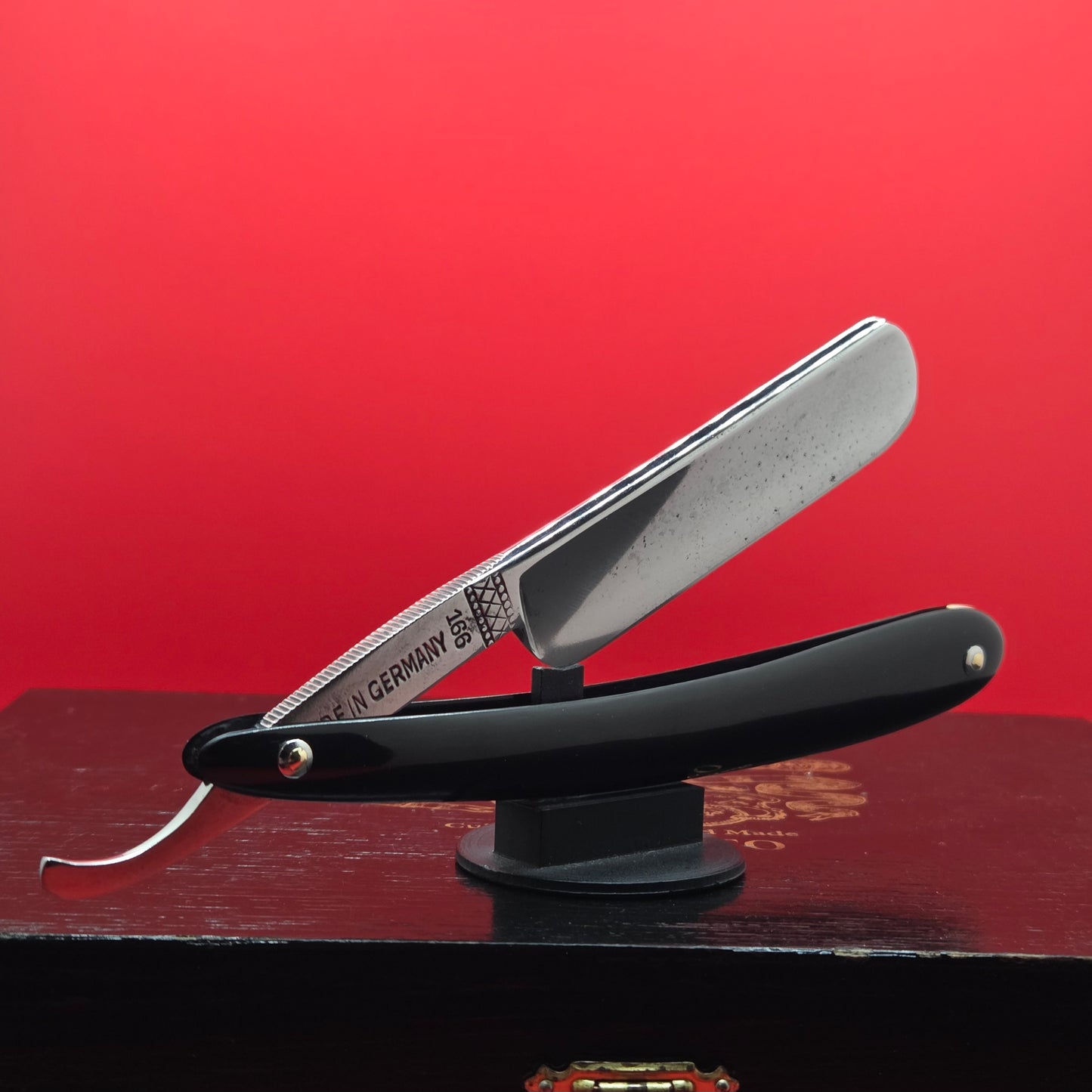 13/16+ Tru Blu, Solingen Razor. Shave ready.