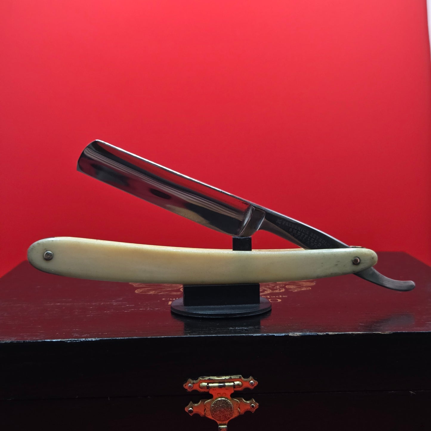 5/8 Frederick Reynolds, Sheffield Razor. Restored. Shave Ready