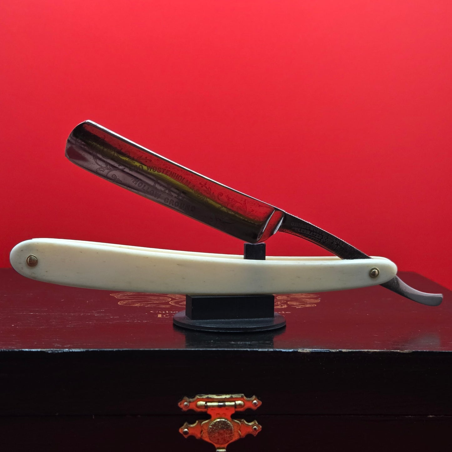 11/16 George Wostenholm. IXL Straight Razor. Shave ready.