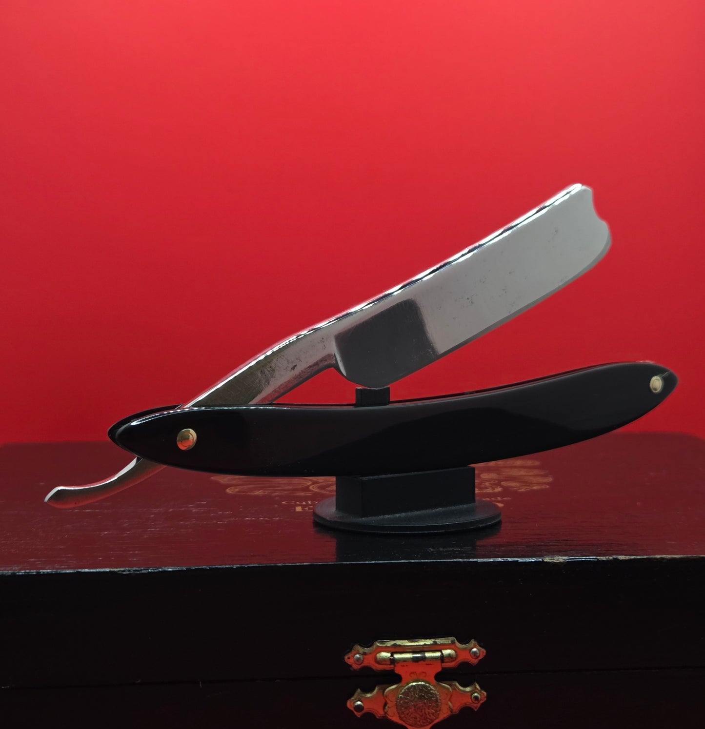 13/16 M.J. Higgins, Sheffield Razor. Restored. Shave Ready