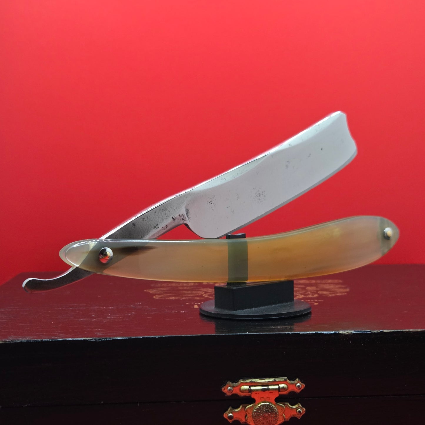 7/8 Wm Hargreaves & Co. Imperial Razor. Engraving. Shave ready