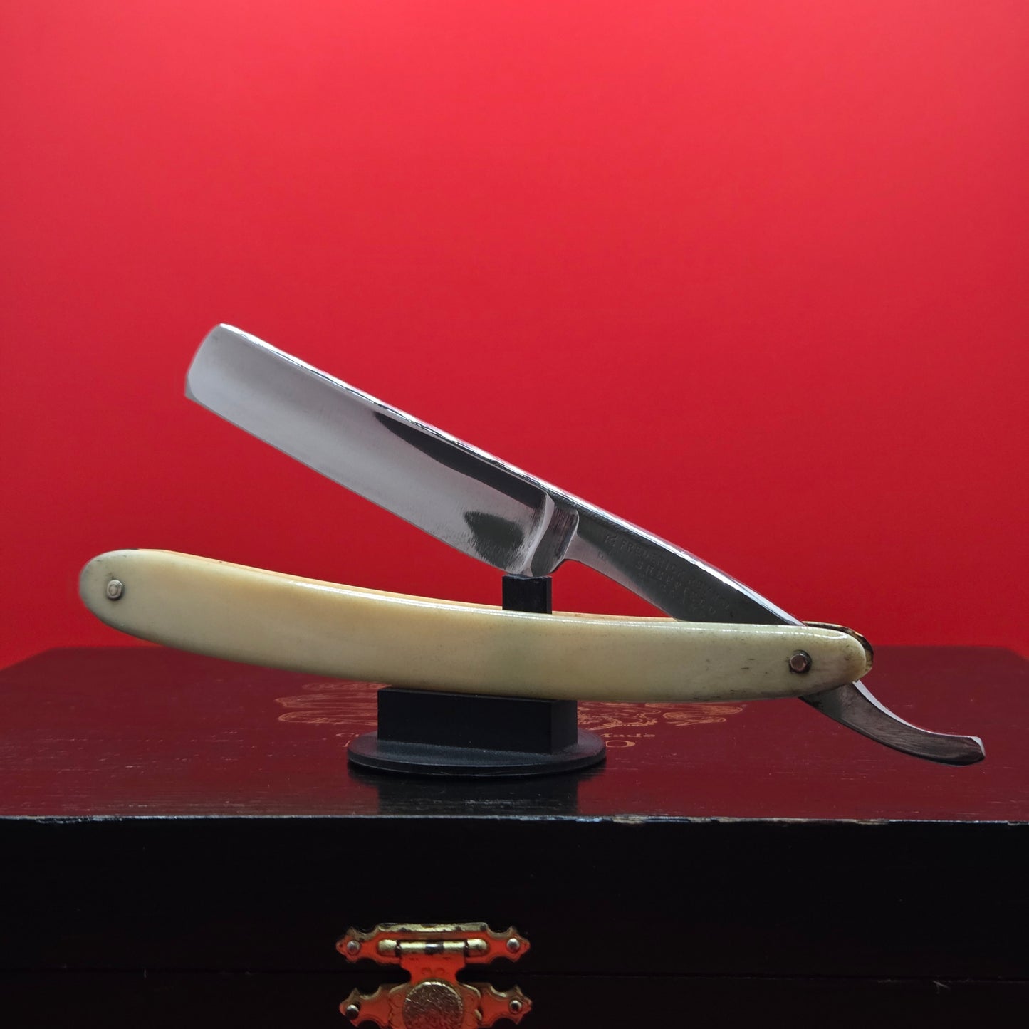 5/8 Frederick Reynolds, Sheffield Razor. Restored. Shave Ready