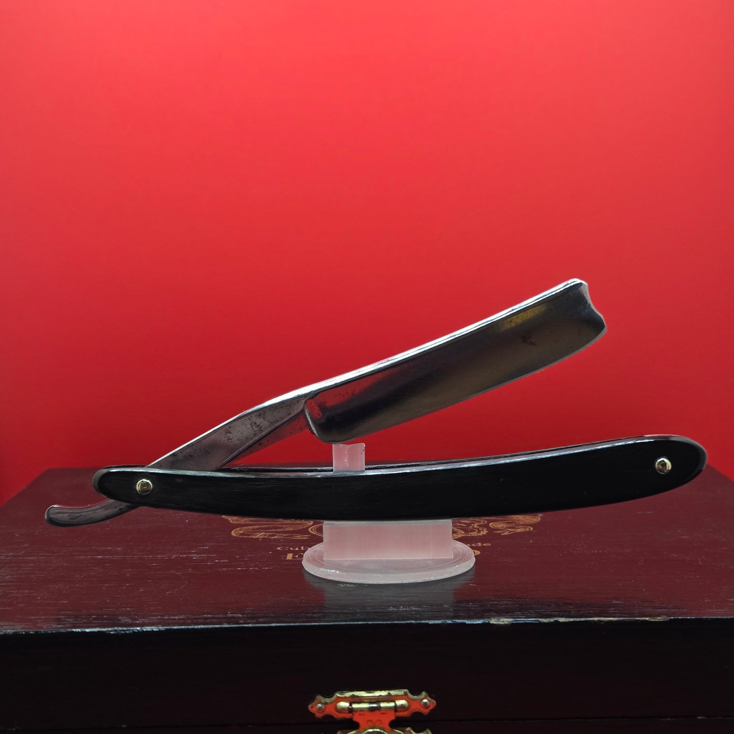 11/16 Joseph Rodgers & Sons, Sheffield Razor. Shave ready.