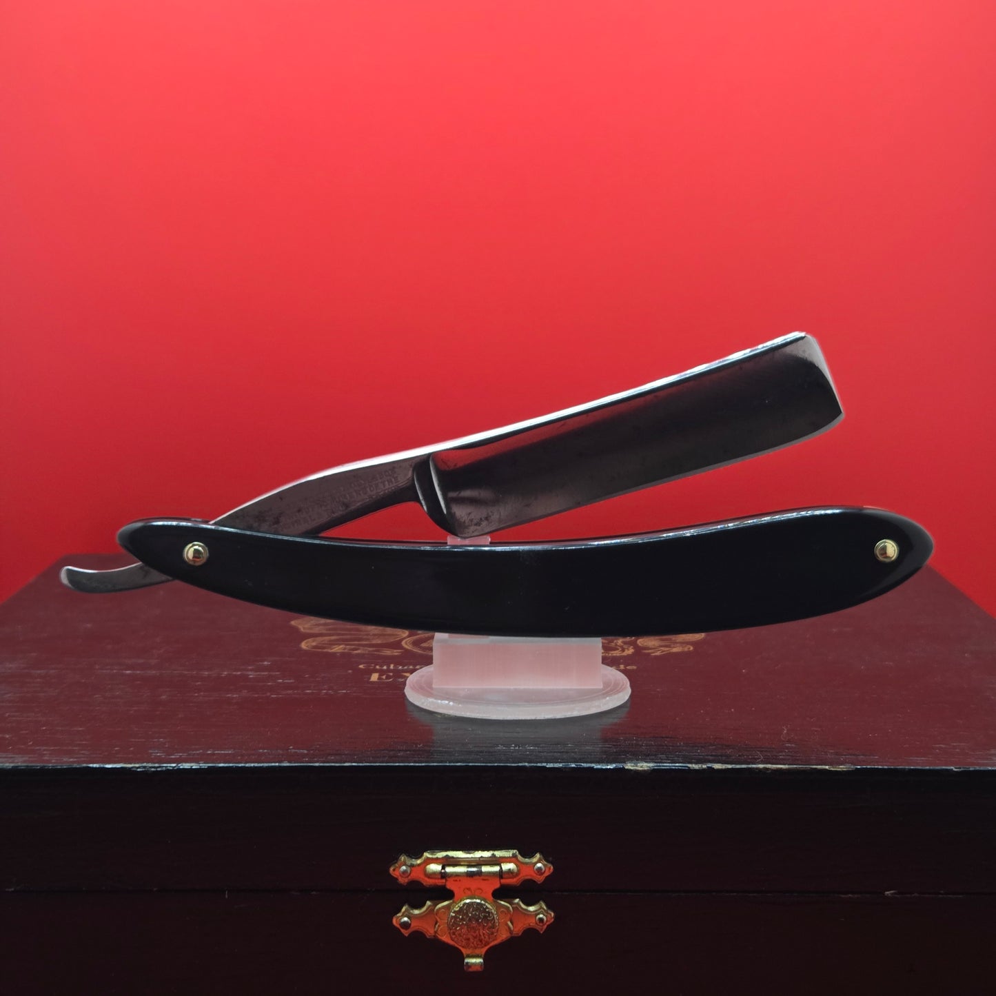 13/16 George Wostenholm, Pipe, Sheffield Razor. Shave ready.