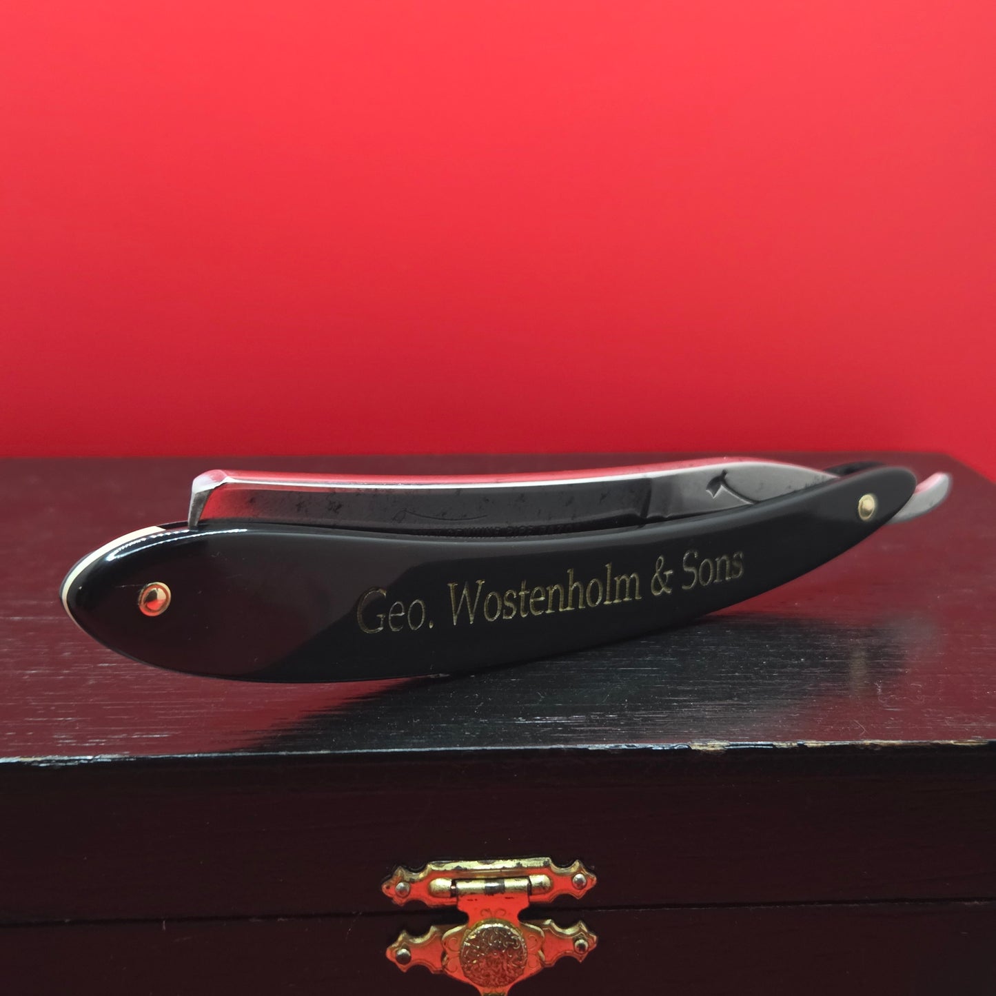 13/16 George Wostenholm, Pipe, Sheffield Razor. Shave ready.