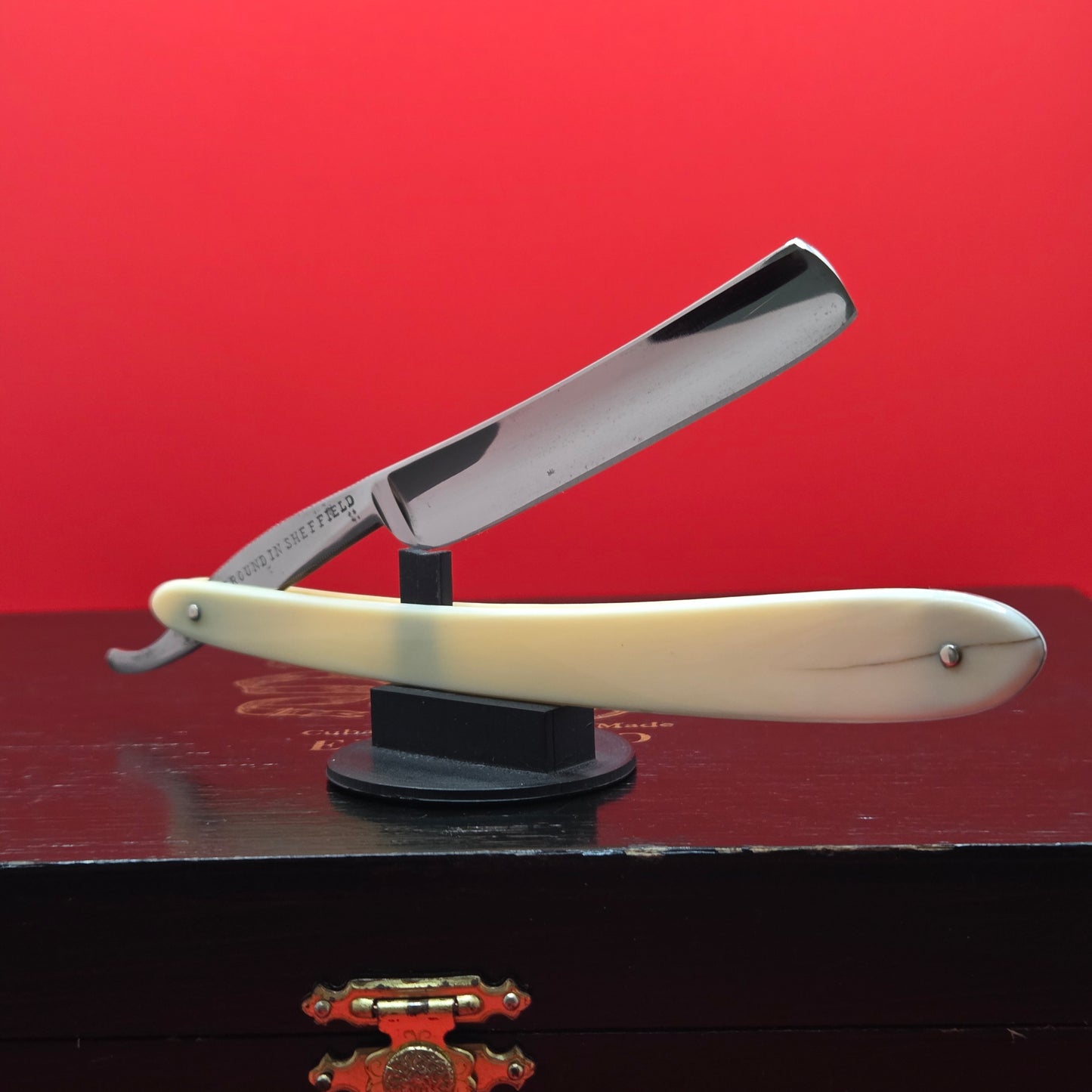 1/2 Joseph Rodgers & Sons. Sheffield Razor. Read Description.