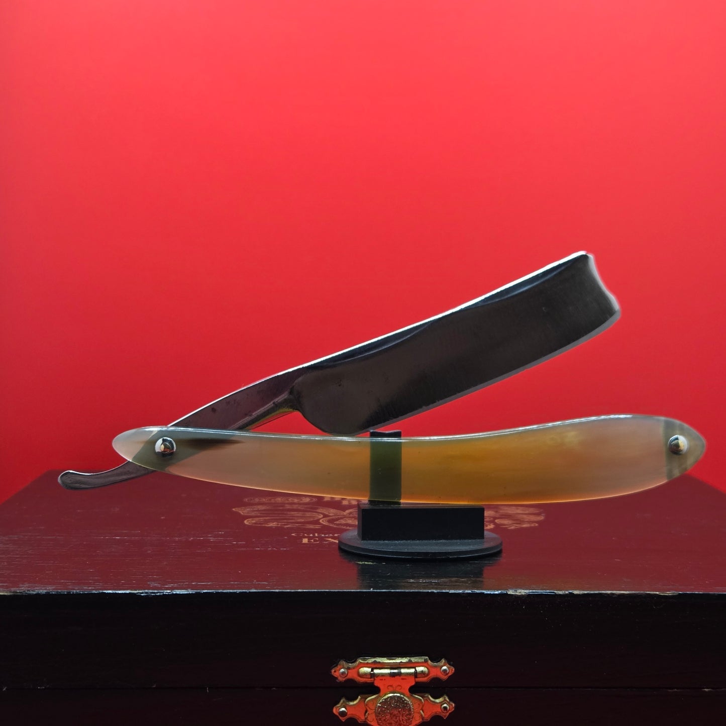 7/8 Wm Hargreaves & Co. Imperial Razor. Engraving. Shave ready