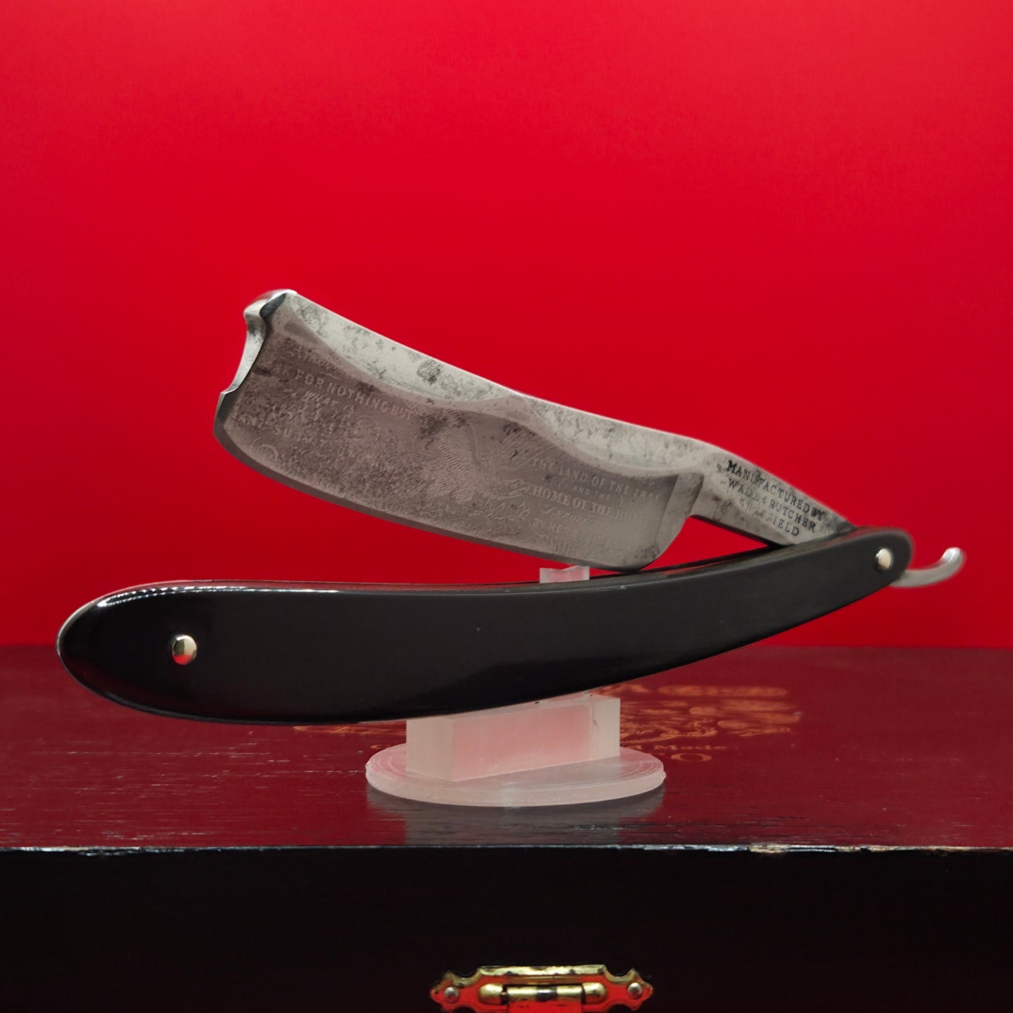 7/8+ Wade & Butcher, Sheffield Razor W/ Etching. Shave ready.
