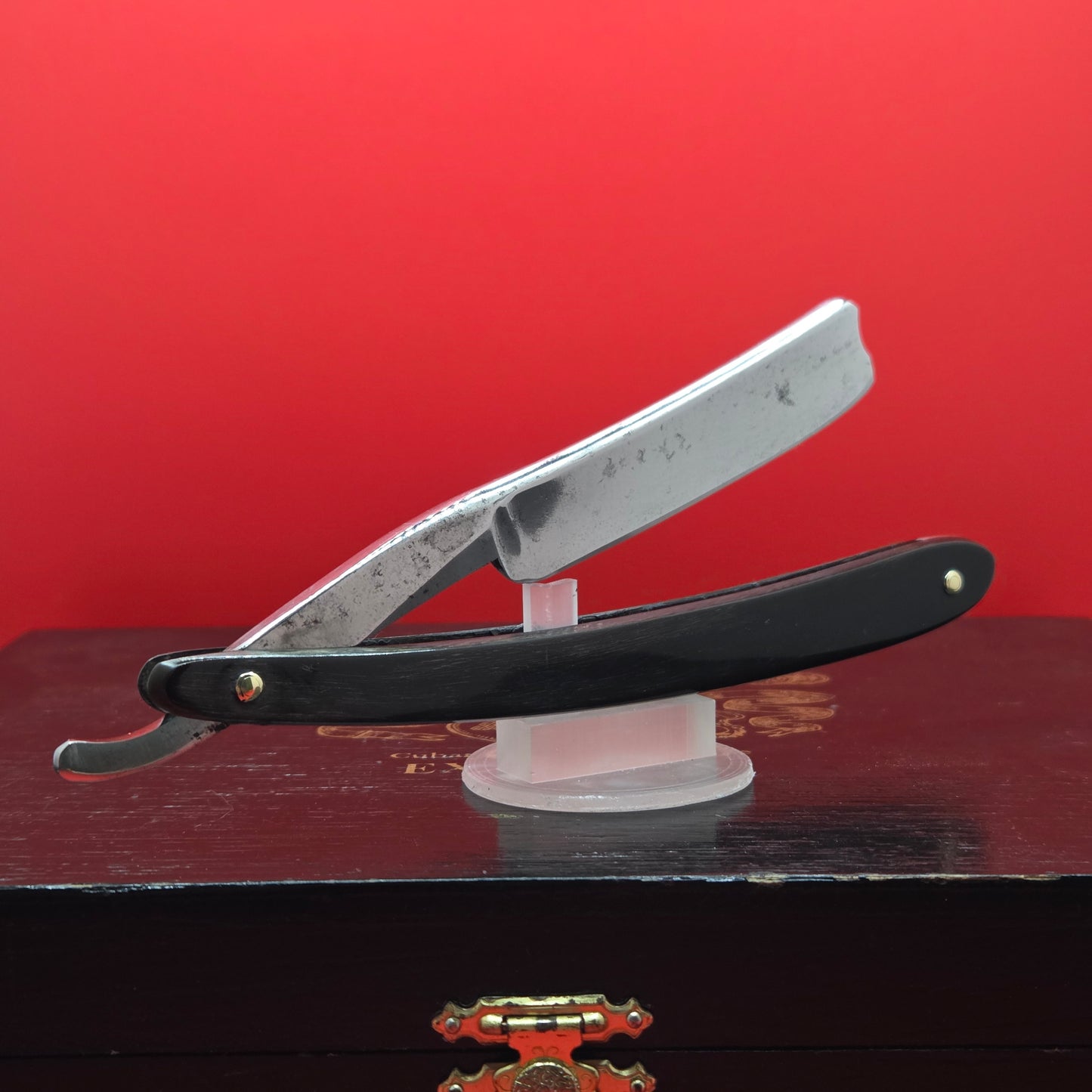 11/16 Joseph Rodgers & Sons, Sheffield Razor. Shave ready.