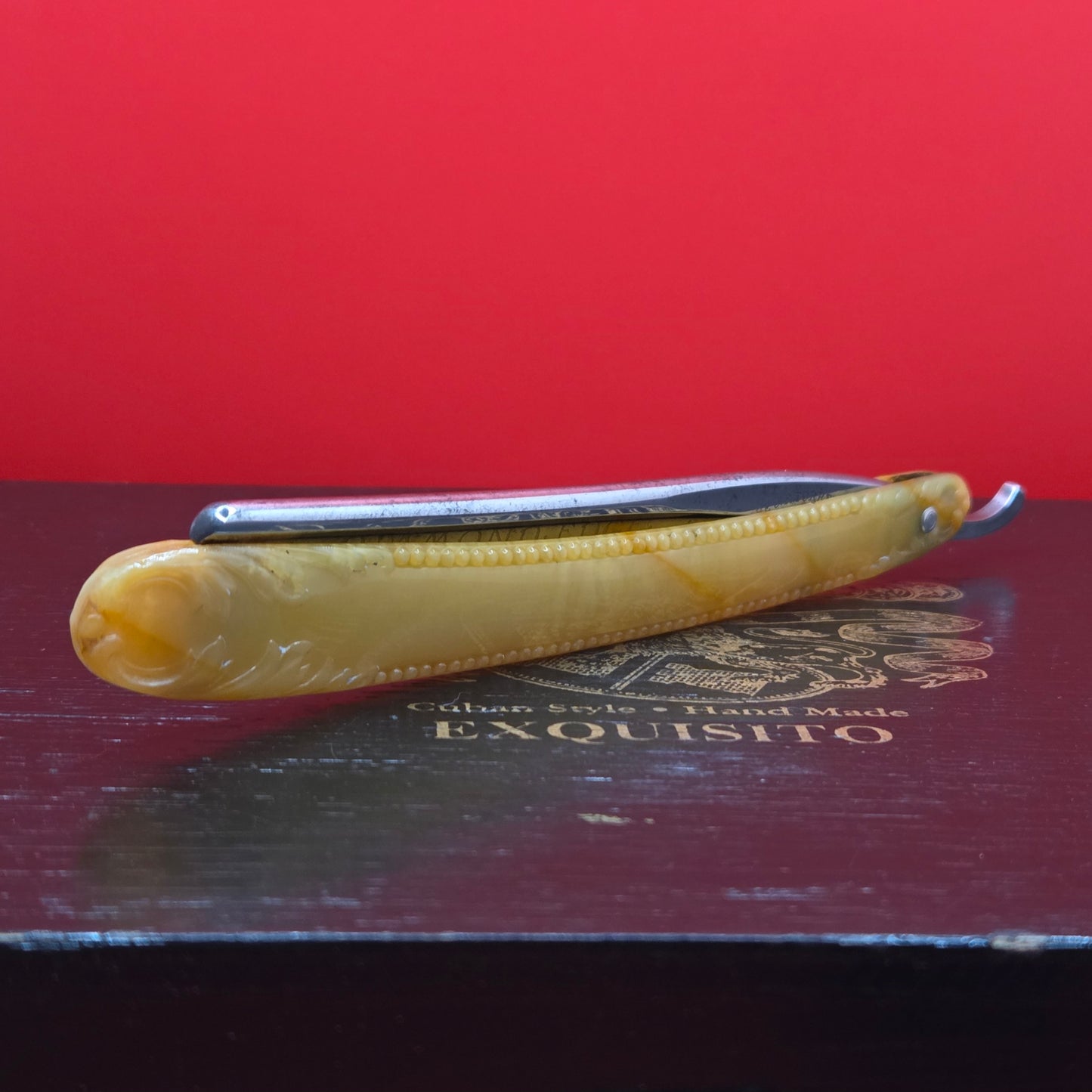 5/8 J.R. Torrey Co Razor W/ Case + Papers. Original. Shave Ready