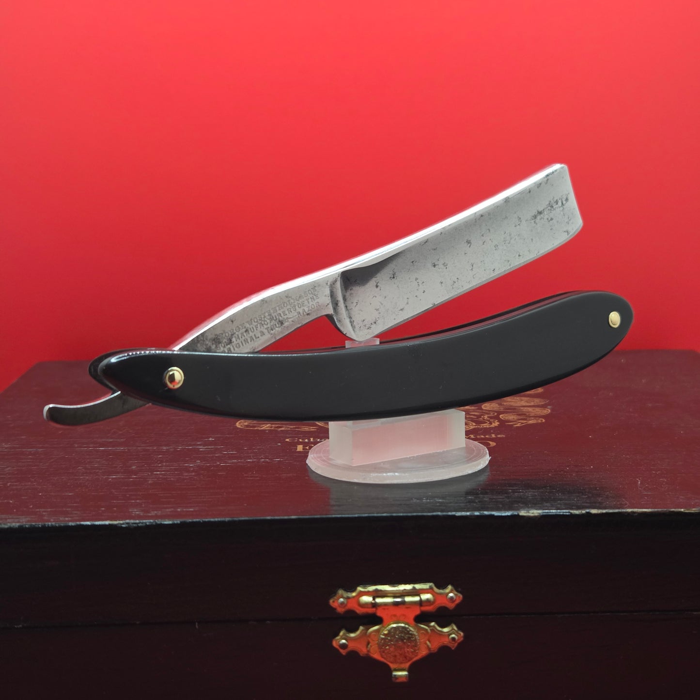 13/16 George Wostenholm, Pipe, Sheffield Razor. Shave ready.