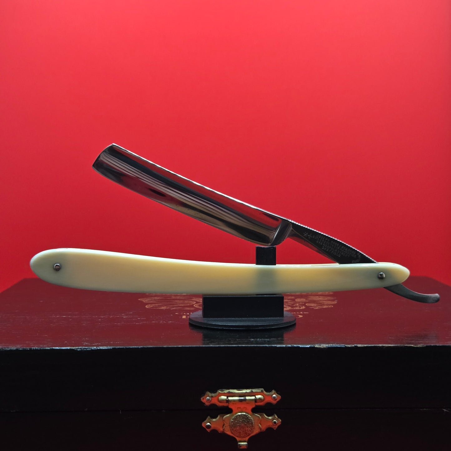 1/2 Joseph Rodgers & Sons. Sheffield Razor. Read Description.