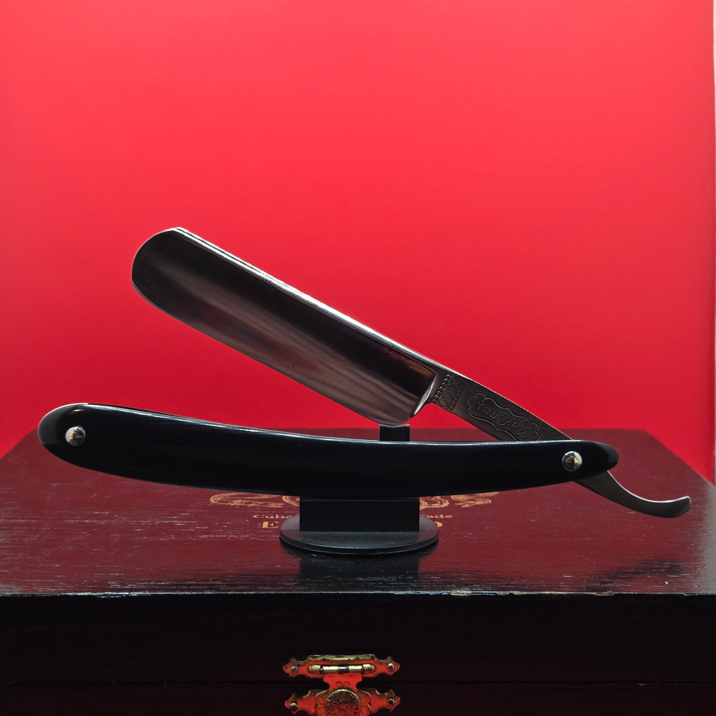 13/16+ Tru Blu, Solingen Razor. Shave ready.