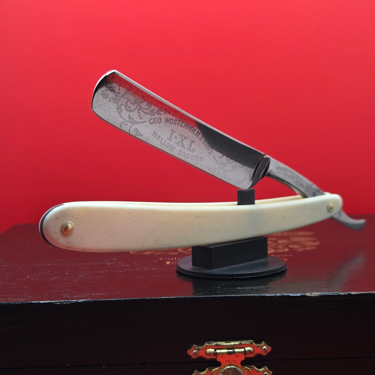 11/16 George Wostenholm. IXL Straight Razor. Shave ready.