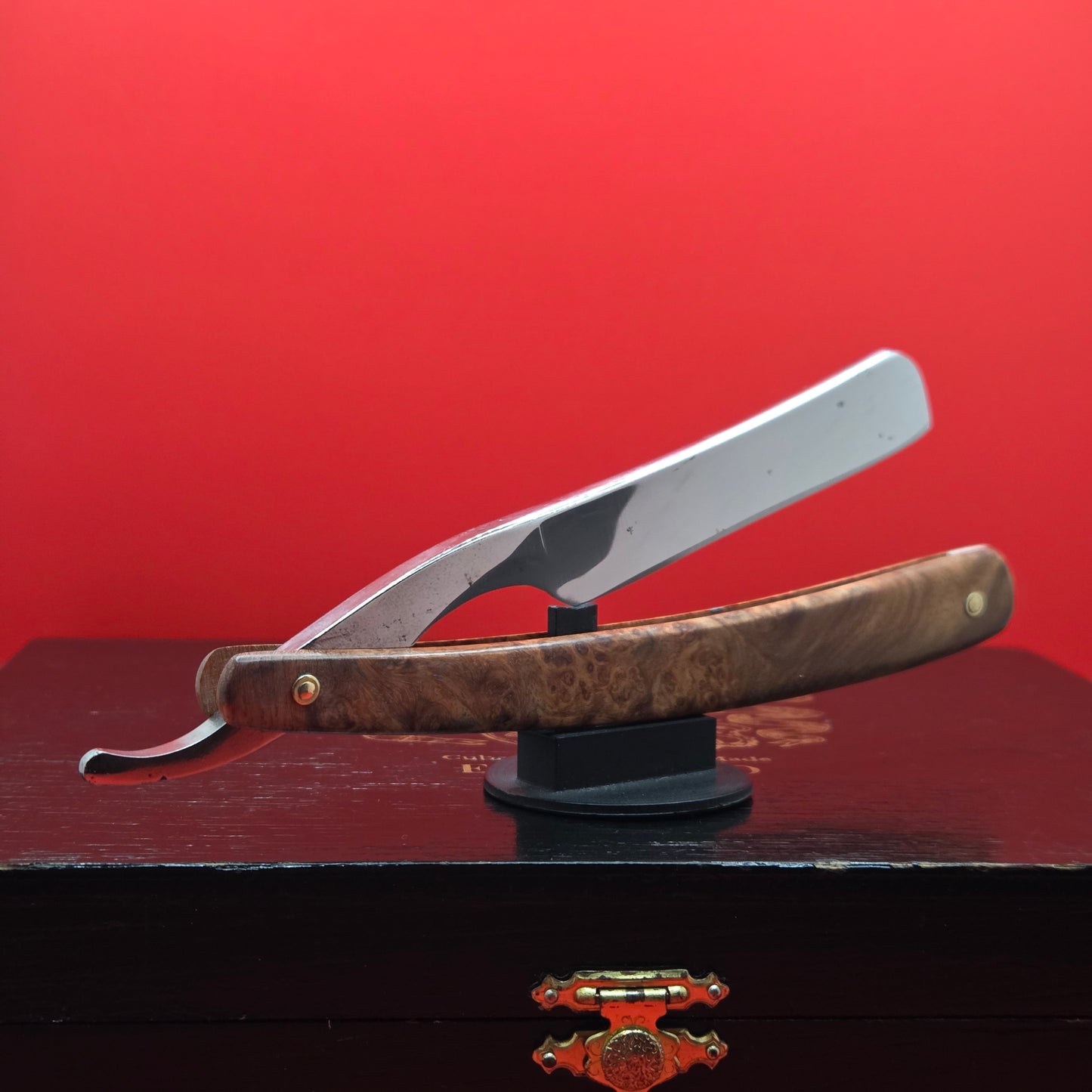 Vintage/Antique 9/16 Wade & Butcher, Sheffield Straight Razor. Shave ready.
