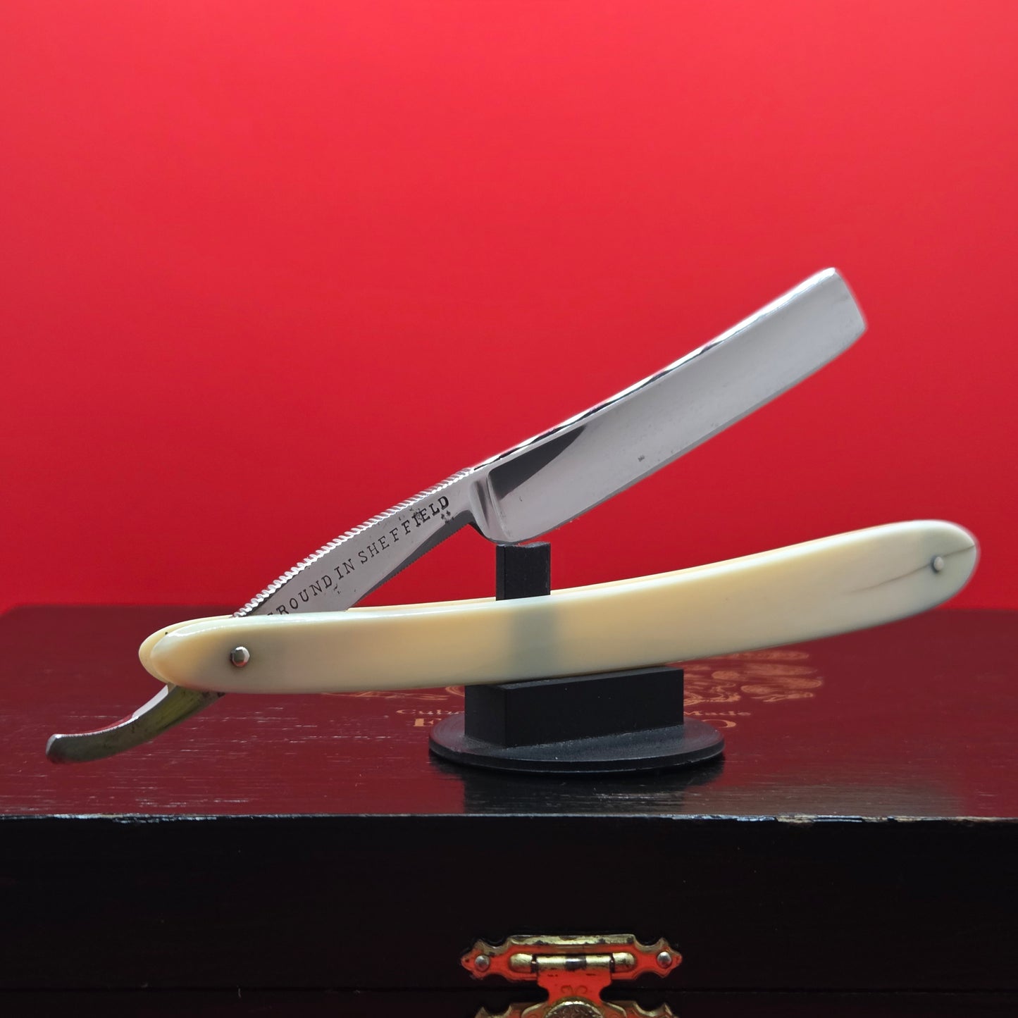1/2 Joseph Rodgers & Sons. Sheffield Razor. Read Description.