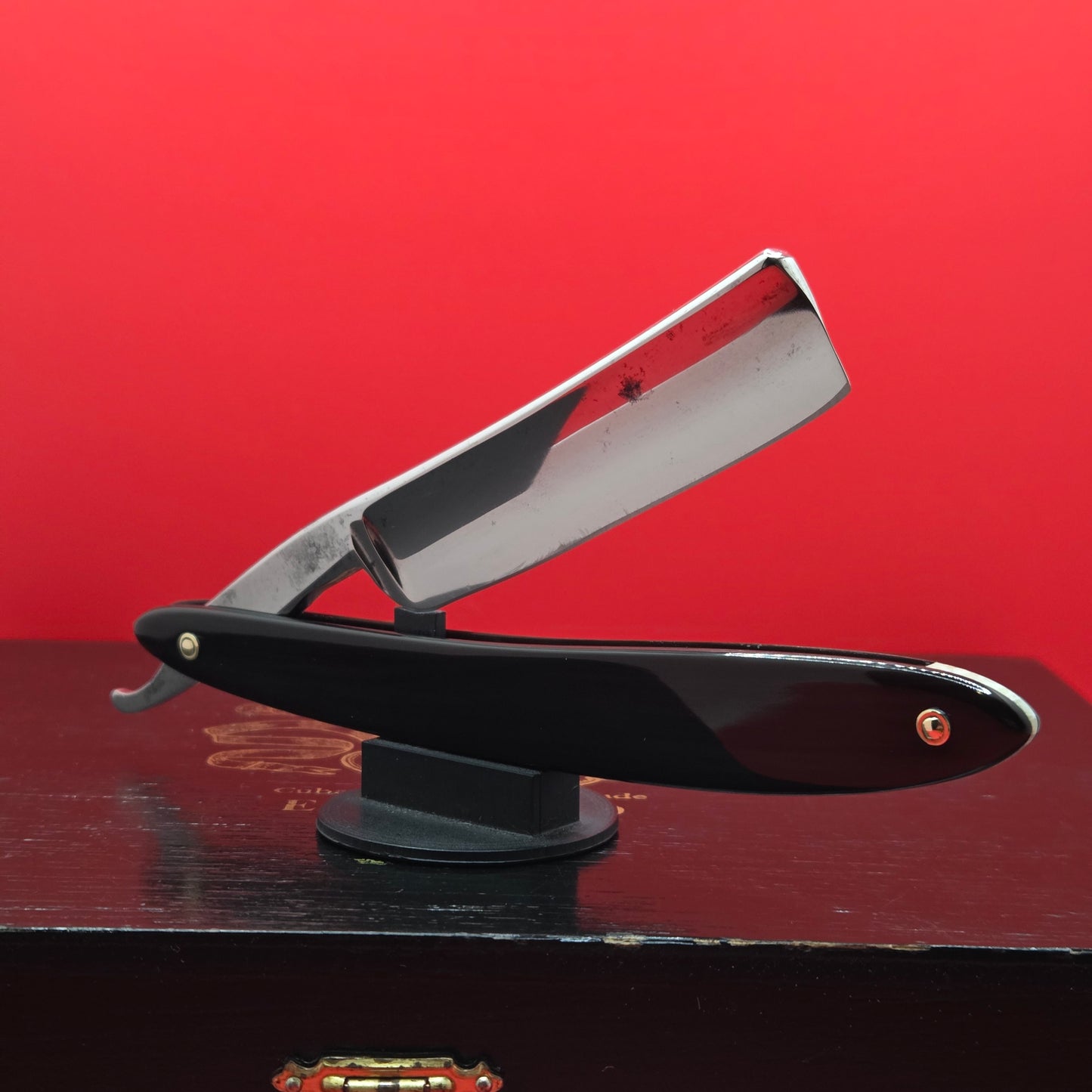 Vintage/Antique 13/6 Joseph Elliot, Hollow Ground, Sheffield Razor. Shave ready.