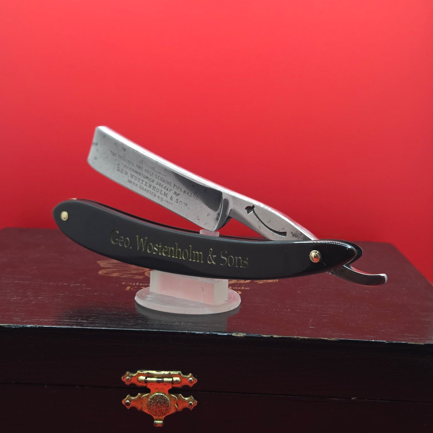 13/16 George Wostenholm, Pipe, Sheffield Razor. Shave ready.