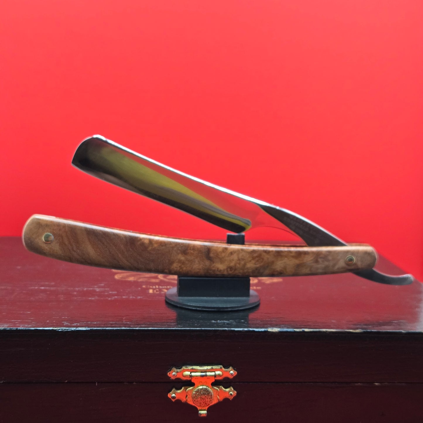 Vintage/Antique 9/16 Wade & Butcher, Sheffield Straight Razor. Shave ready.