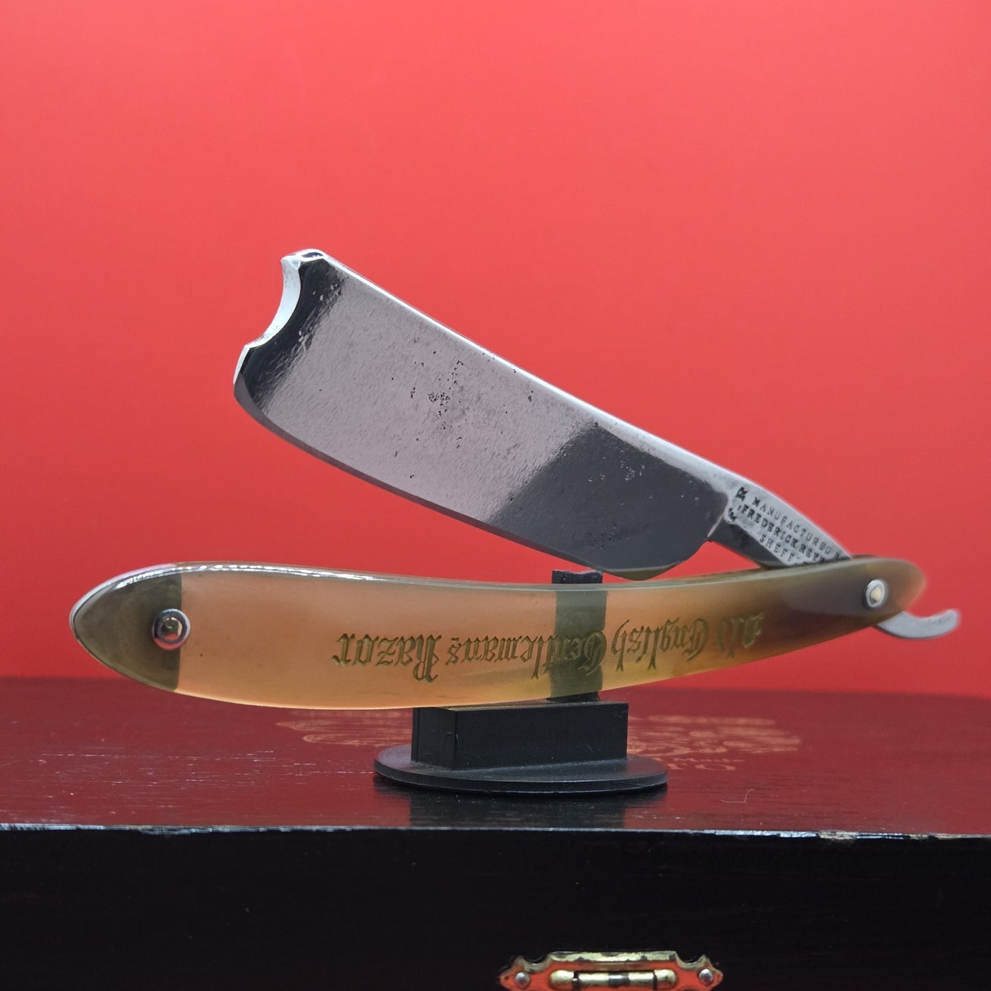 7/8+ Frederick Reynolds Sheffield Straight Razor. Shave ready.