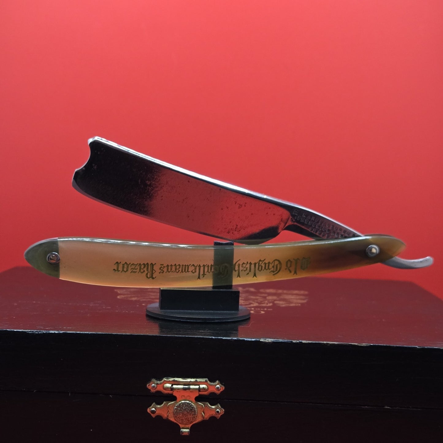 7/8+ Frederick Reynolds Sheffield Straight Razor. Shave ready.