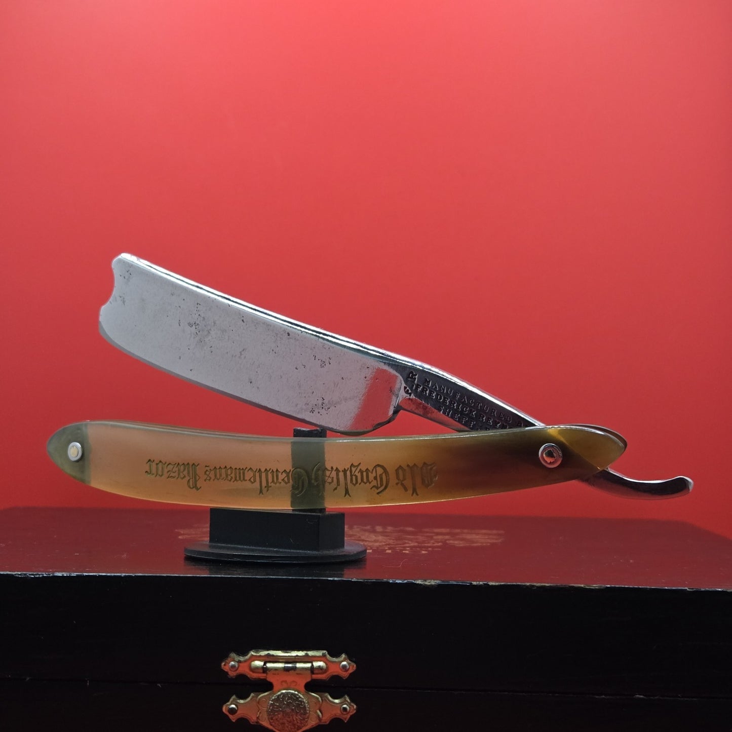 7/8+ Frederick Reynolds Sheffield Straight Razor. Shave ready.
