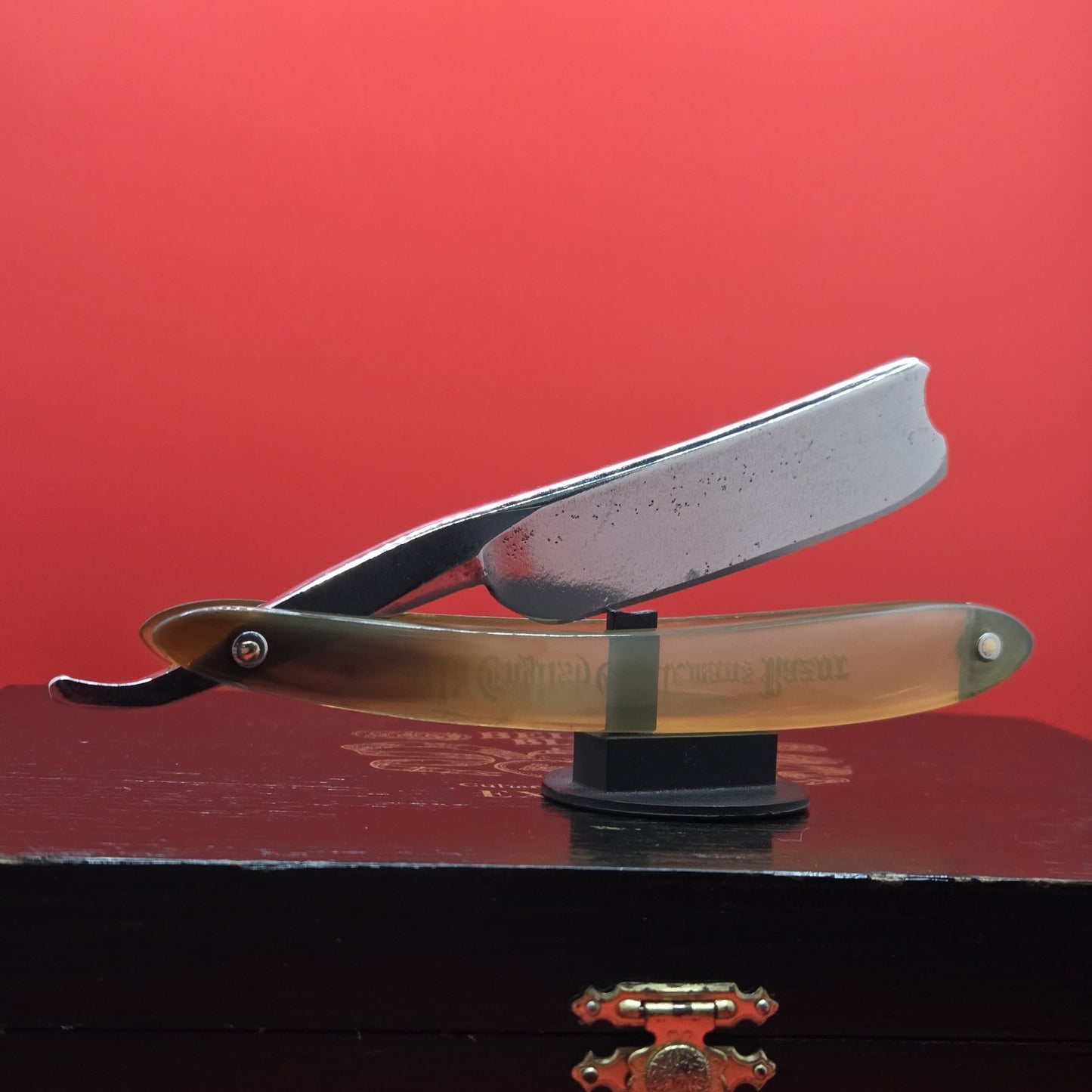 7/8+ Frederick Reynolds Sheffield Straight Razor. Shave ready.