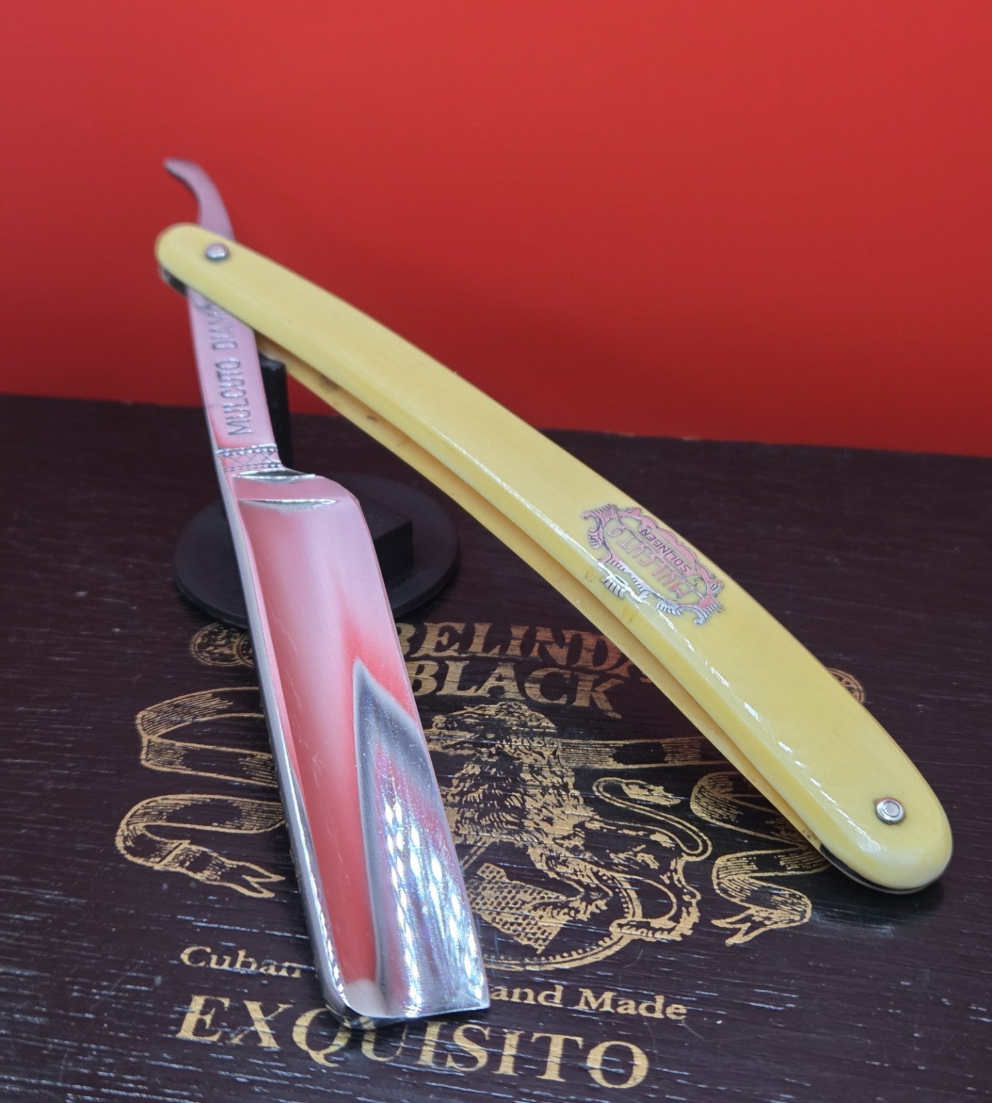 11/16 Mulcuto Werks, Solingen Straight Razor. Shave Ready.