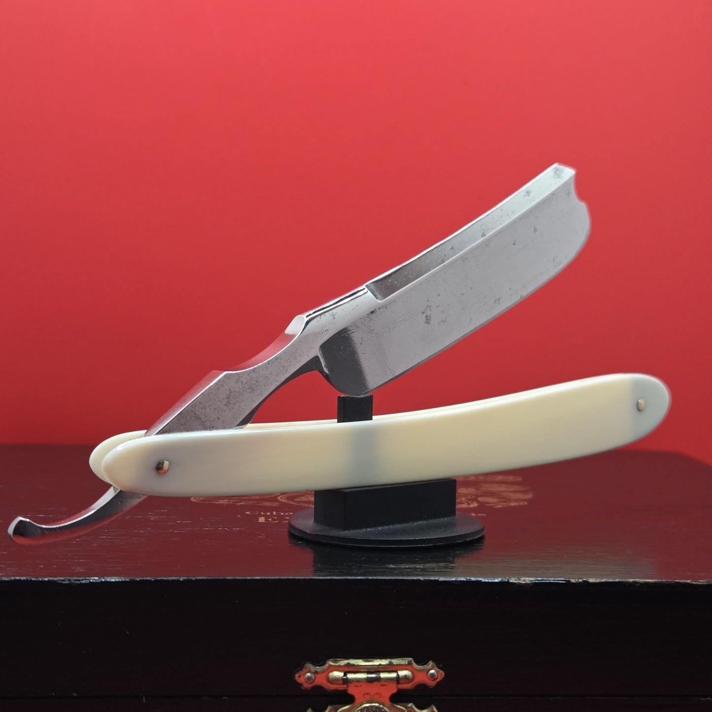 Vintage/Antique Rare 7/8 Wade & Butcher, Sheffield Straight Razor. Shave ready.