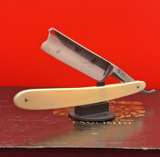 Vintage/Antique 13/6 Wade & Butcher, Sheffield Razor. Shave ready