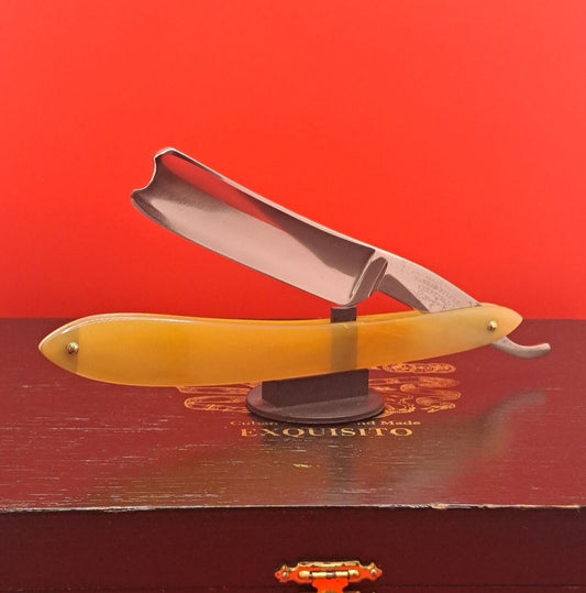 Vintage/Antique 13/16 Wade & Butcher Sheffield Razor. Shave ready.