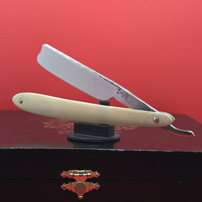 3/4 Joseph Rodgers & Sons, Sheffield Razor. Shave ready.