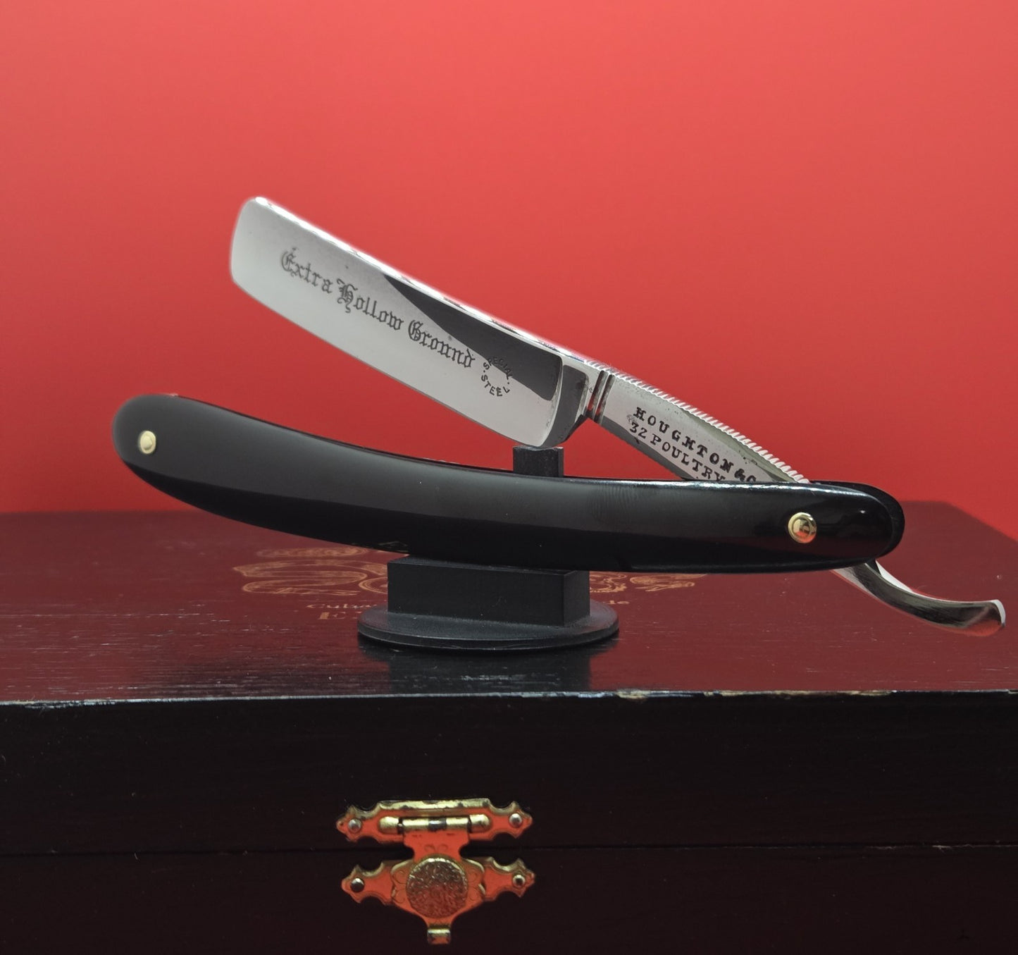 11/16 Houghton & Co, Sheffield Razor. Hollow Ground. Shave ready
