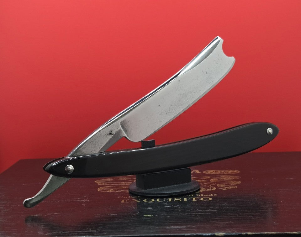 7/8 James-Wilks-June. Crown WR. Silver Steel Straight Razor.