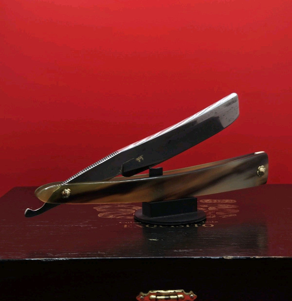 13/16 I.BARBER, STUB TAIL, Old English Razor. Shave ready