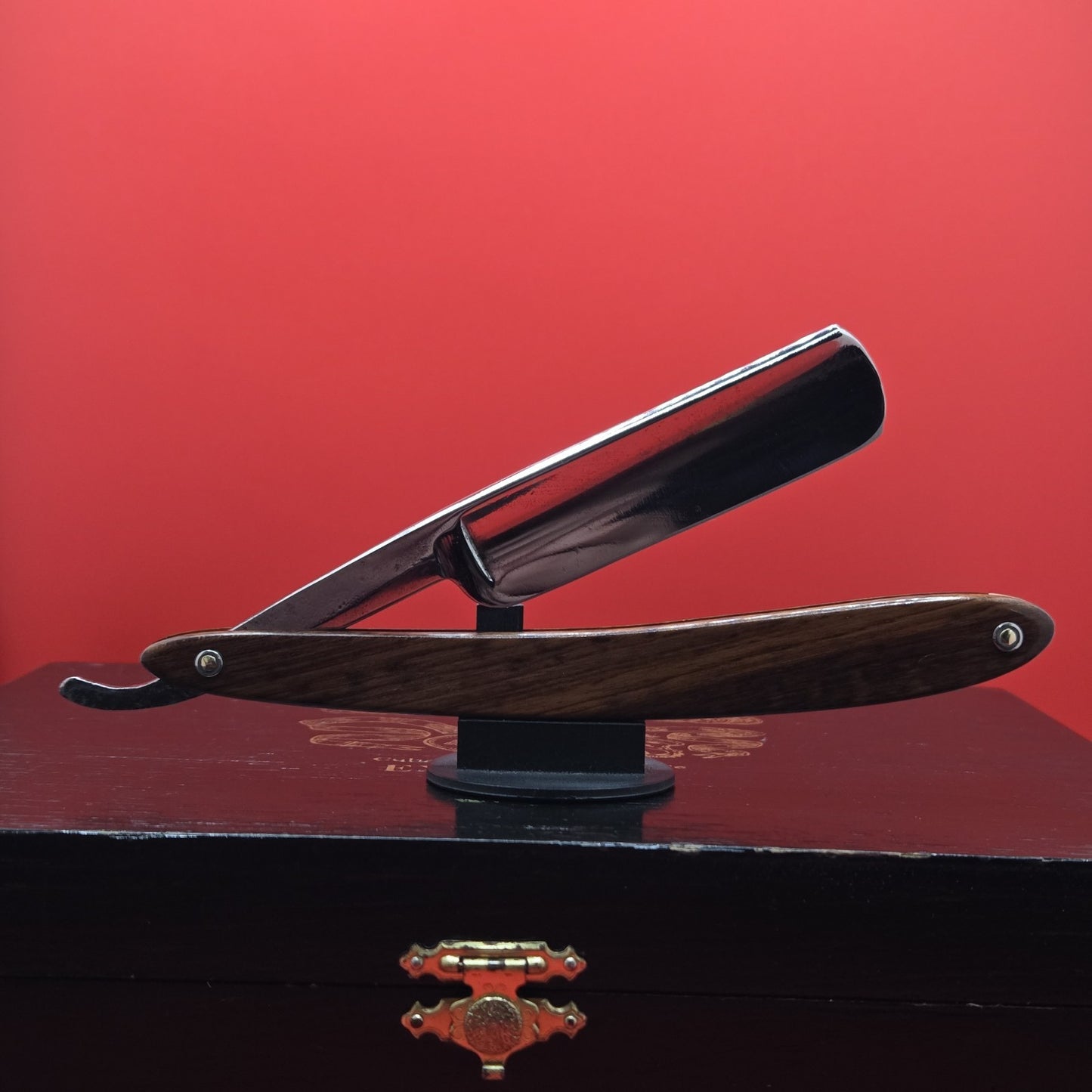 Vintage/Antique 13/16+  Wade & Butcher, Sheffield Straight Razor. Shave ready.