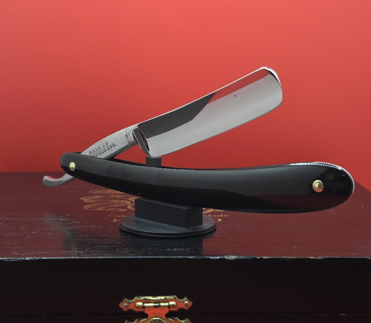 11/16 Houghton & Co, Sheffield Razor. Hollow Ground. Shave ready